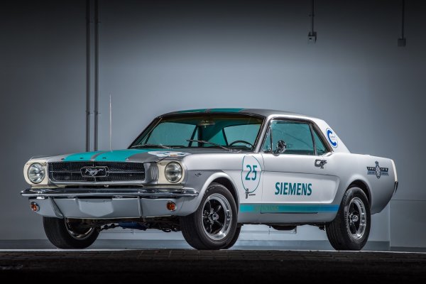 Беспилотный Ford Mustang 1965 года станет участником гонки в Гудвуде