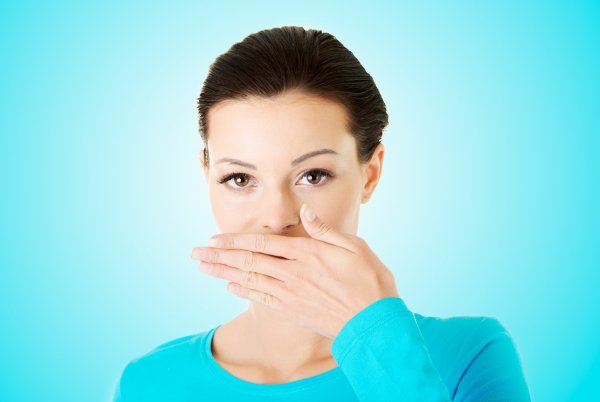Ученые рассказали как раз и навсегда избавиться от неприятного запаха изо рта