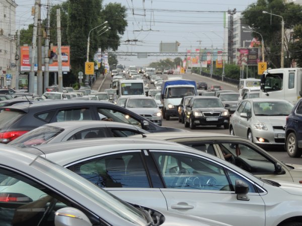 В Воронеже образовалась пробка из-за отключения светофоров