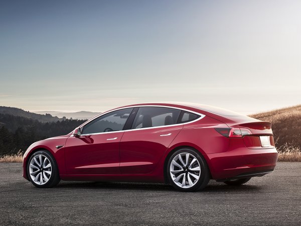 Аналитики заявили об убыточности Tesla Model 3