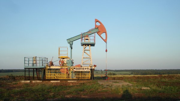 Глава Total: Цены на нефть могут достичь $100 за баррель