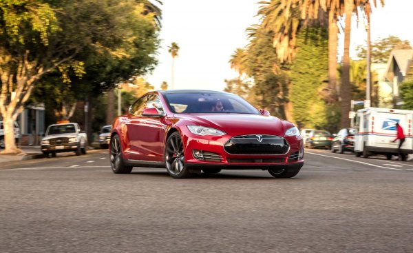 Хакеры угнали электрокар Tesla Model S за несколько секунд