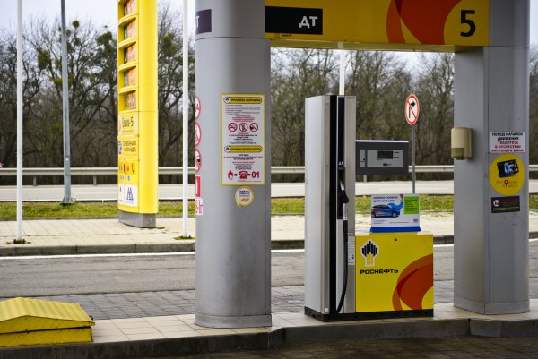 В Саратове наладили выпуск бензина «Евро-6»