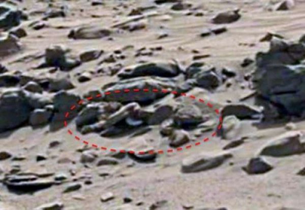 Уфолог обнаружил на Марсе человеческий силуэт