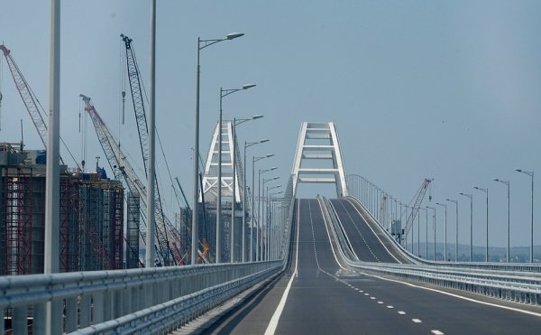 Железнодорожную арку Крымского моста связали с первым пролетом