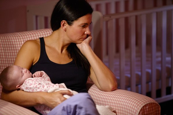 «Яжматери» плачут: Вредные советы от бабушек подрывают здоровье младенца