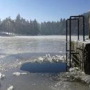 В МЧС напомнили правила купания в проруби В МЧС напомнили правила купания в проруби
