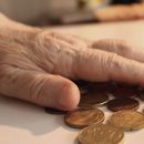 Махинаторов на госпособие: Малоимущим пенсионерам доплатят сверх прожиточного минимума Махинаторов на госпособие: Малоимущим пенсионерам доплатят сверх прожиточного минимума