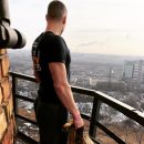 Ростовский каскадер Евгений Чеботарев вновь совершил опасный трюк Ростовский каскадер Евгений Чеботарев вновь совершил опасный трюк