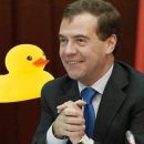 «Губки уточкой»: Медведев признался, что много времени проводит за обработкой в Instagram