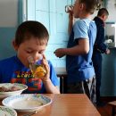 Бешеные наценки и некачественная еда: что изменилось в питании школьников после увеличения бюджета Бешеные наценки и некачественная еда: что изменилось в питании школьников после увеличения бюджета