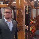 Романтика кладбищ: после работы Мохова на могилах находят свечи и женские трусы Романтика кладбищ: после работы Мохова на могилах находят свечи и женские трусы